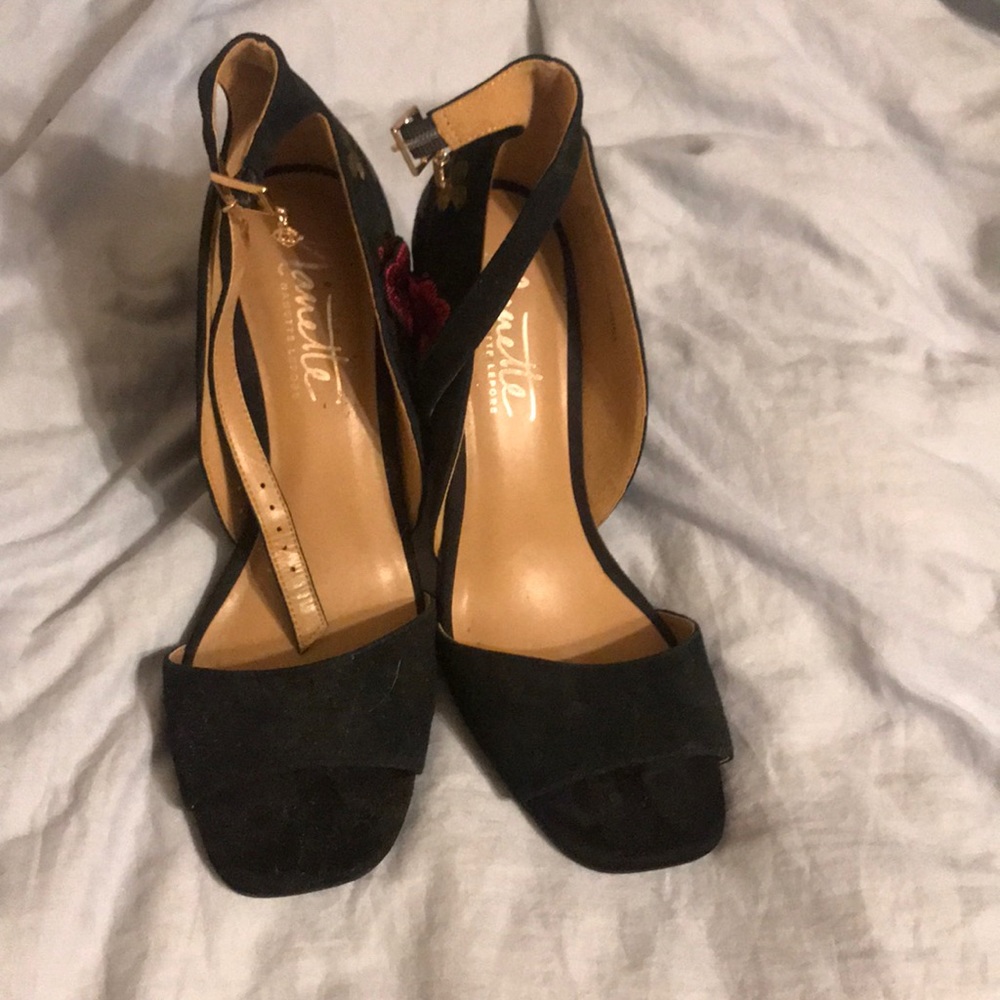 Nanette Lepore black heels worn once!